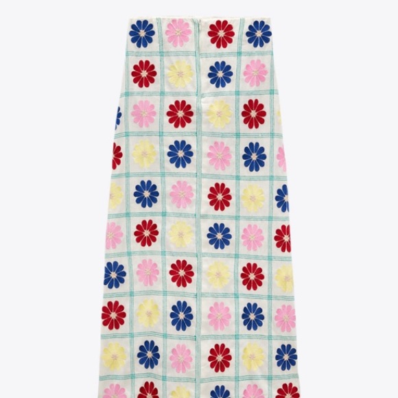Zara limited edition embroidered midi skirt - Picture 5 of 7
